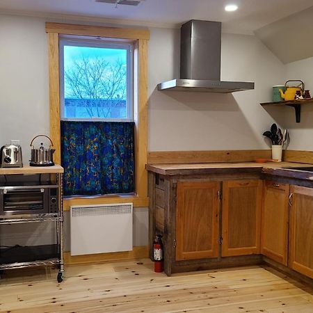 La Petite Auberge Sur Queen 로돈 외부 사진