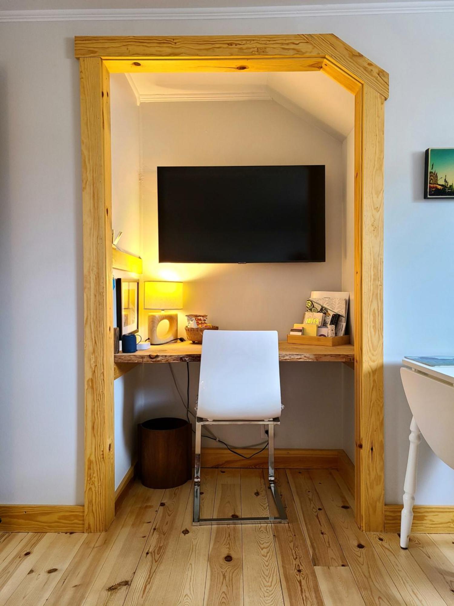 La Petite Auberge Sur Queen 로돈 외부 사진
