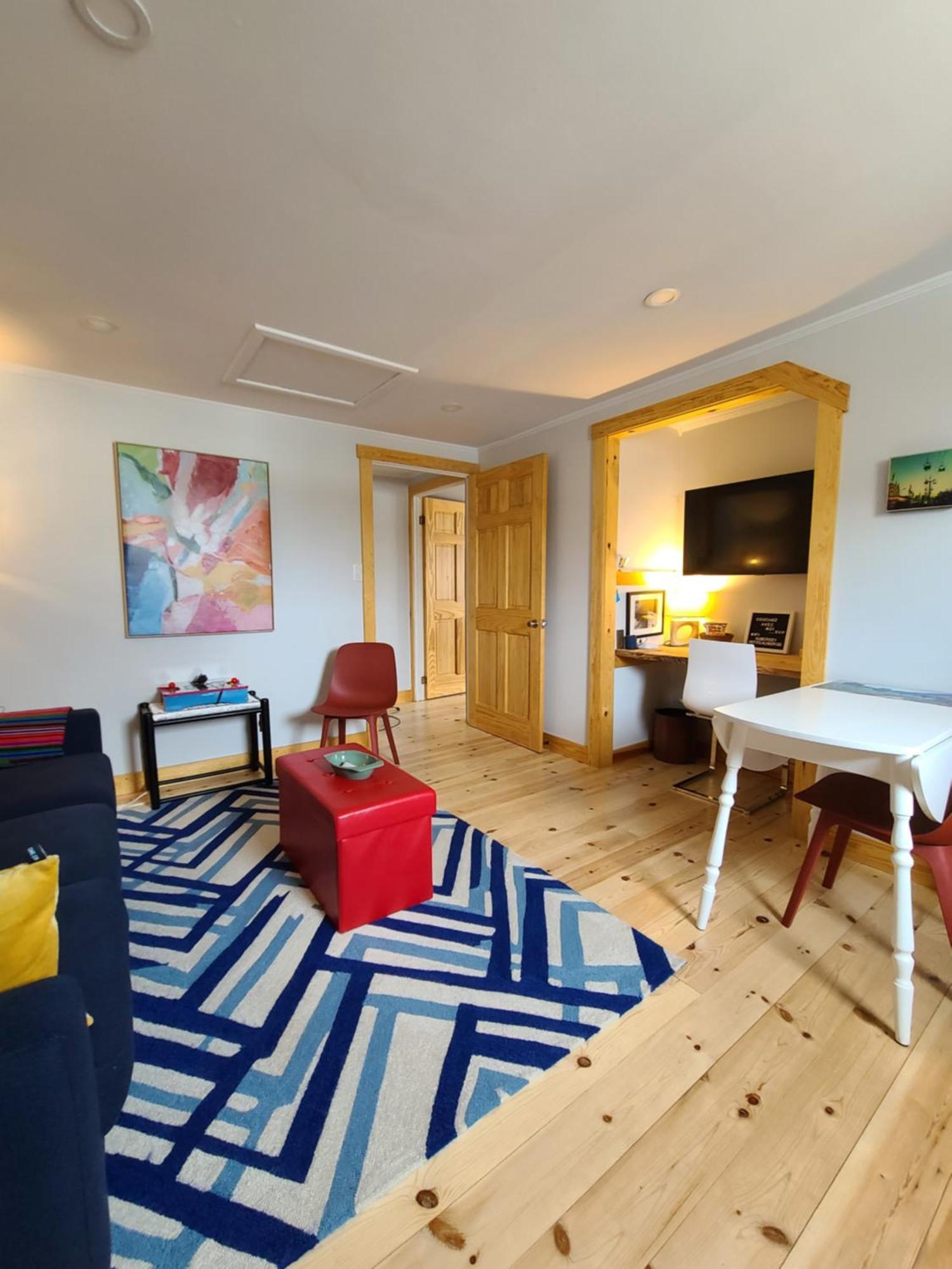 La Petite Auberge Sur Queen 로돈 외부 사진