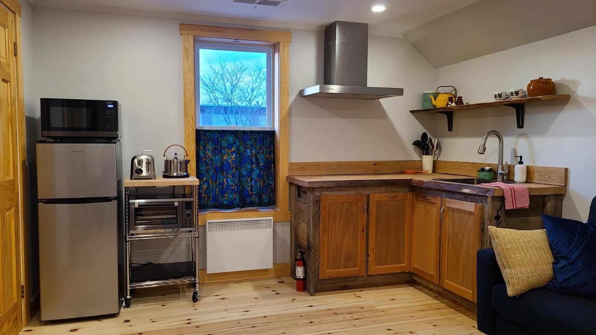 La Petite Auberge Sur Queen 로돈 외부 사진